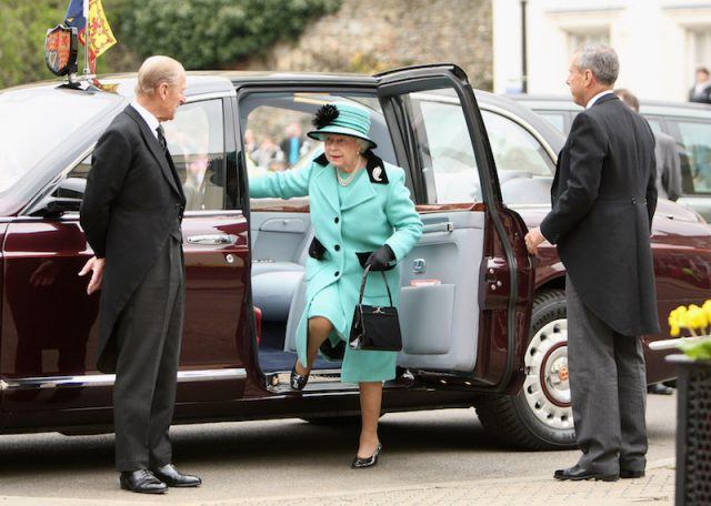 Ratu Elizabeth turuh dari Bentley Bentayga
