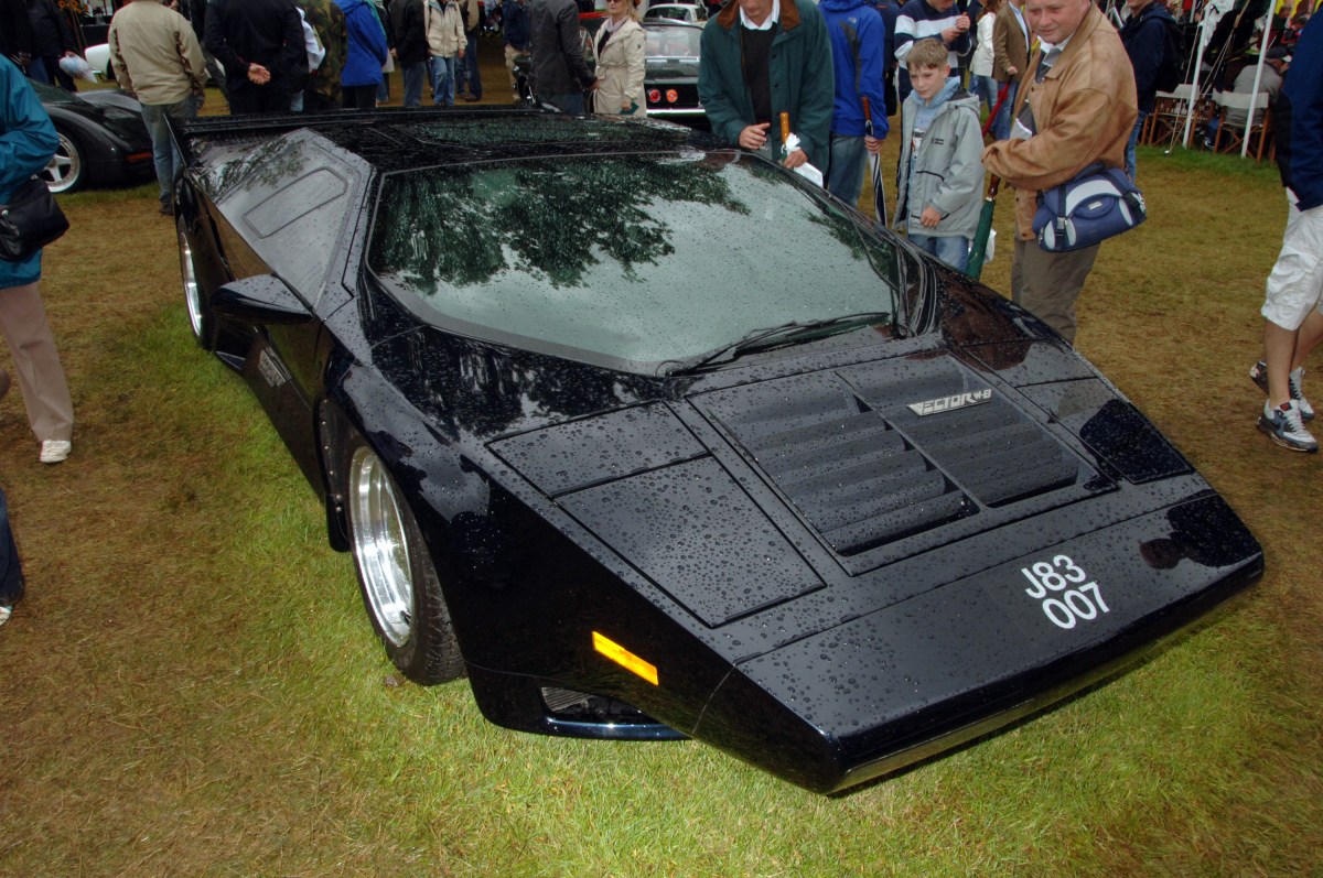 Vector W8 Goodwood at Festival Of Speed