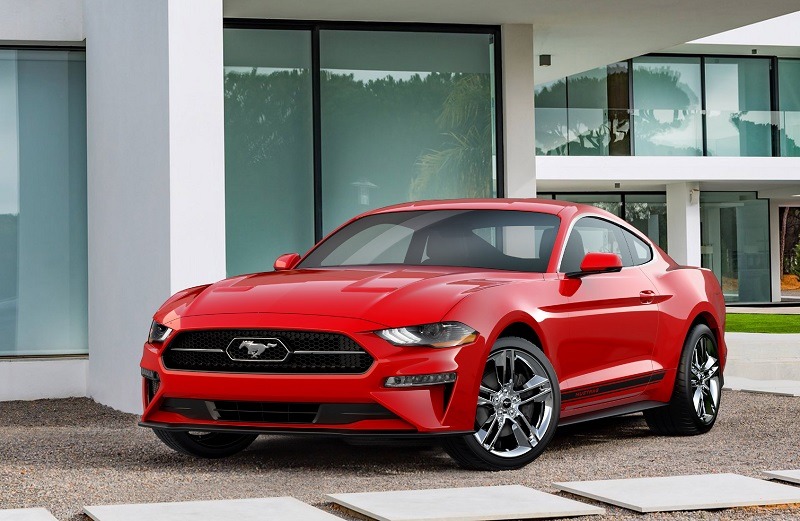 The pony is going back into the corral. An available Pony Package for the 2018 Mustang – offered with EcoBoost®-equipped cars – gives a nod to the nameplate heritage with its grille-mounted pony-in-corral badge design.