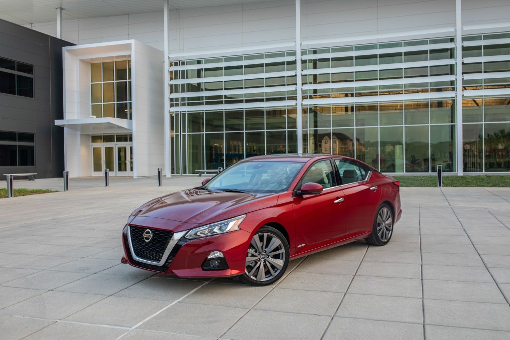 A view of the 2019 Nissan Altima in red