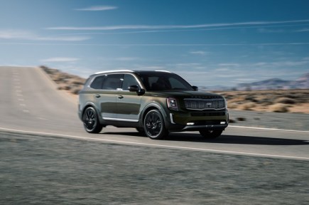 The Kia Telluride Goes Too Fast for the Hyundai Palisade