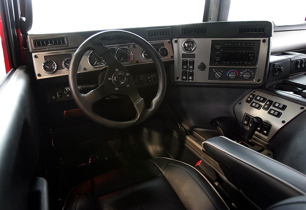 2006 Hummer H1 interior