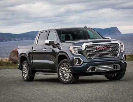 What Features Come Standard on the GMC Sierra?