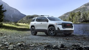 2020 GMC Acadia AT4