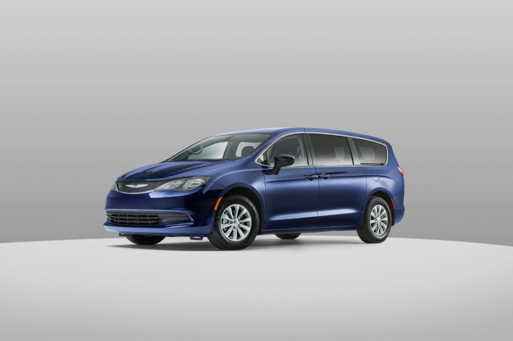 2020 Chrysler Voyager side view 