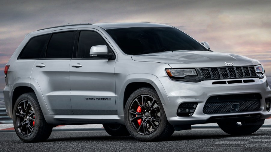 Does the Jeep Grand Cherokee Have Apple CarPlay?
