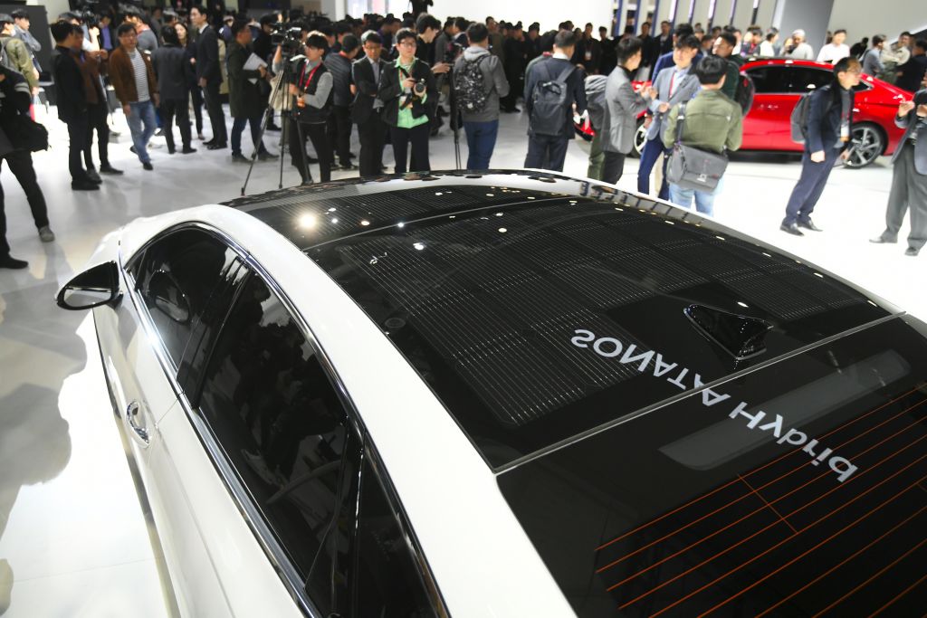 Hyundai Unveils SolarPanel Roof for 2020 Sonata Hybrid