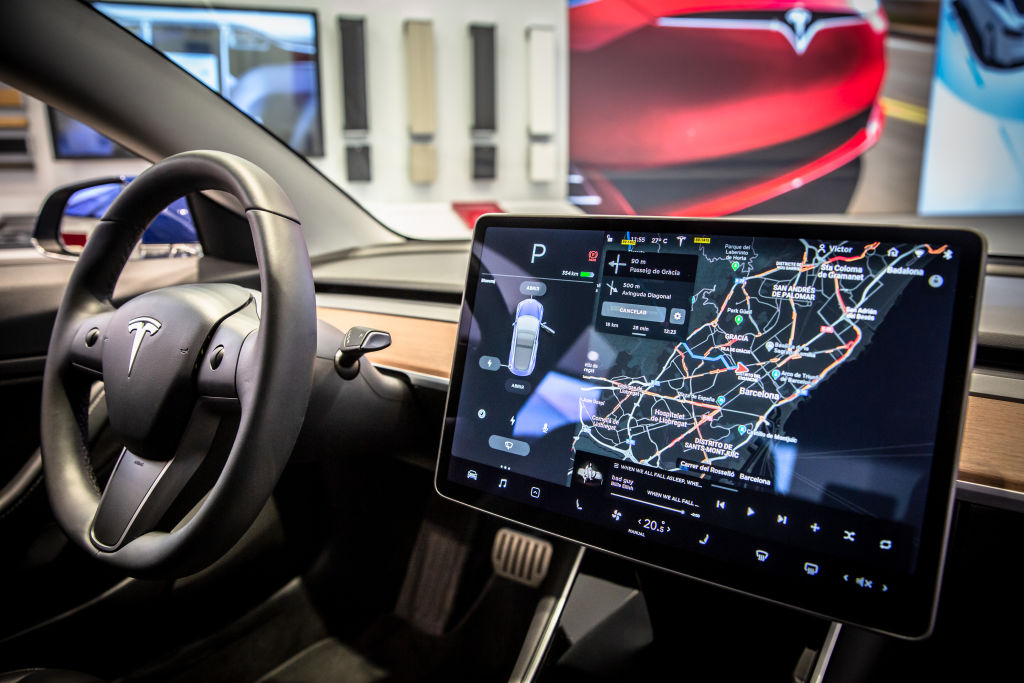 Tesla Will Soon Offer VideoStreaming Services in Vehicles