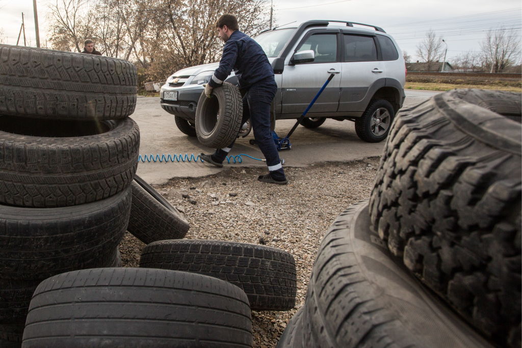 Changing car tires