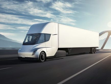 Tesla vs. Daimler: Diesel Truck Takeover