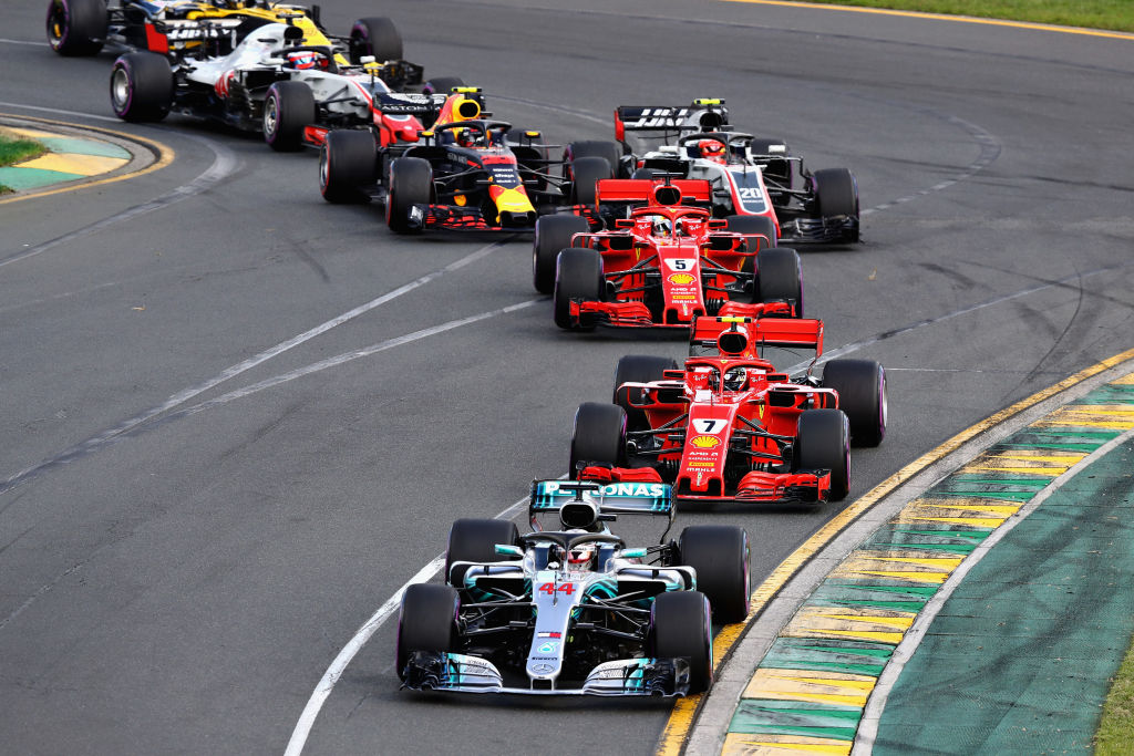 Cars racing down the track during a Formula 1 race in Australia