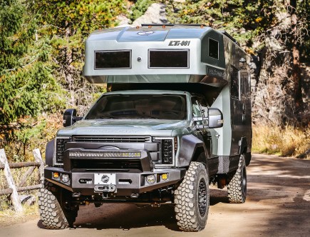 EarthRoamer LTi: Ford Super-Duty Carbon Camper