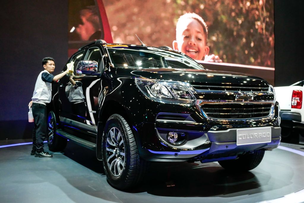 A worker cleans the Chevrolet Colorado at the 2019 Indonesia International Motor Show
