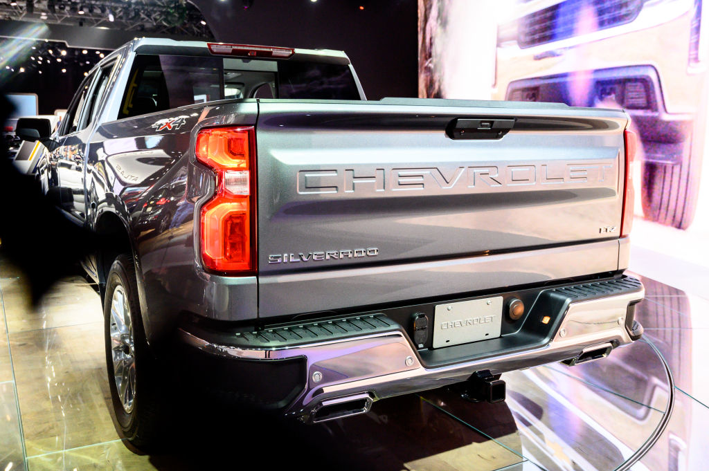 The 2021 Chevy Silverado Got a Competitive Multifunction Tailgate