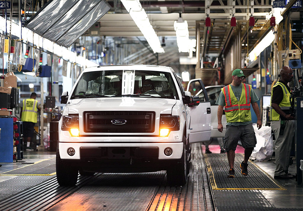 Ford Dearborn Truck Plant Builds New 2014 F-150 Trucks