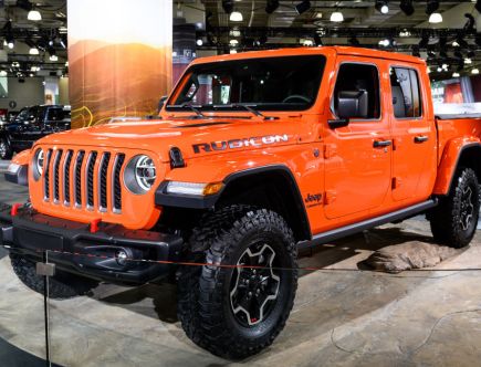Why the Jeep Gladiator Is Better than the Toyota 4Runner