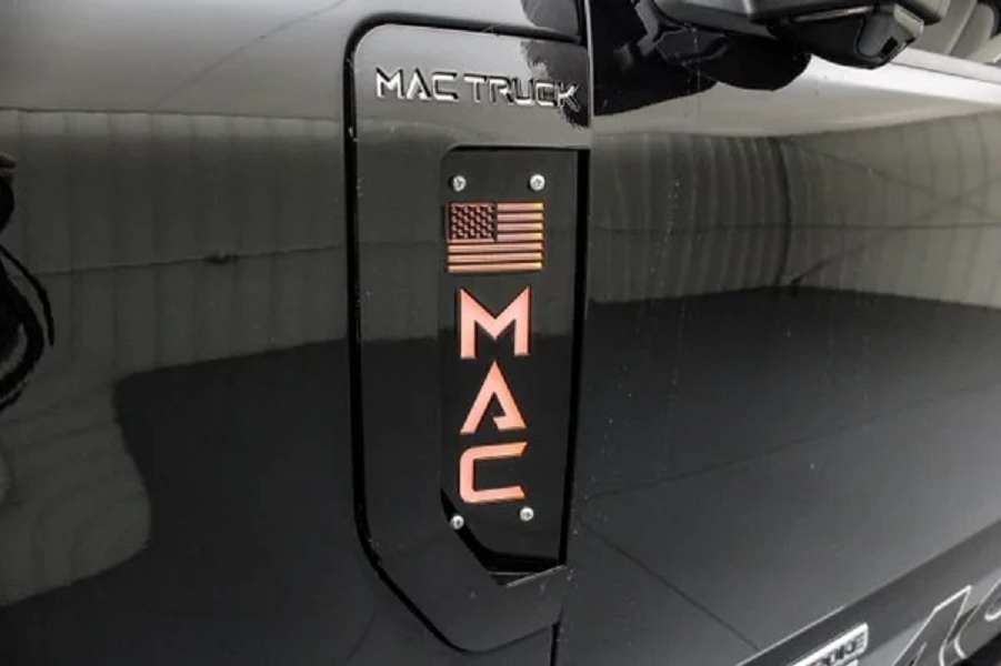 2019 Ford F-350 Mac Truck side vent