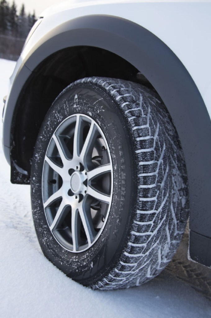 Nokian Hakkapeliitta R2 winter tire