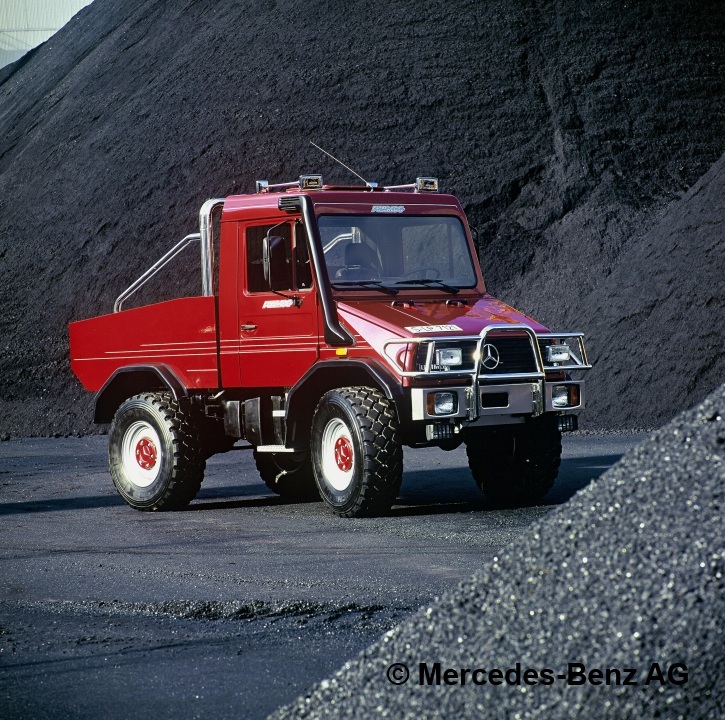 1994 Mercedes-Benz Funmog Unimog U90 side