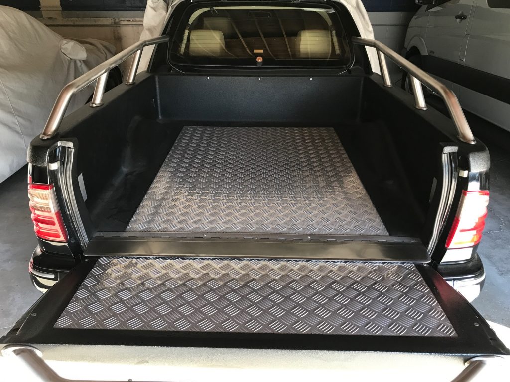 2000 Mercedes-Benz E320 pickup bed