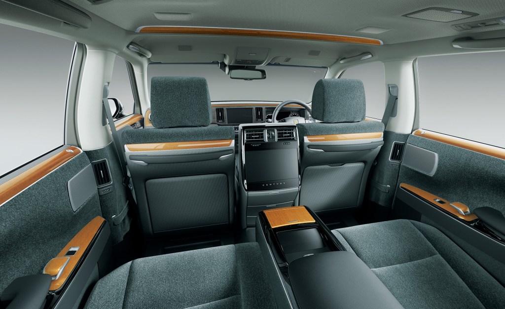 2018 Toyota Century interior overview