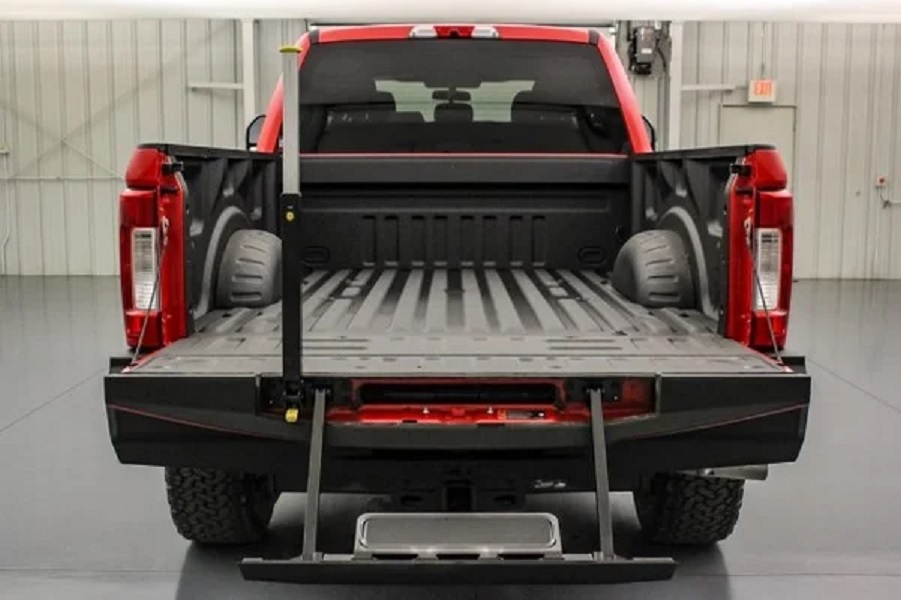 2019 Ford F-250 Baja 1000 tailgate and bed