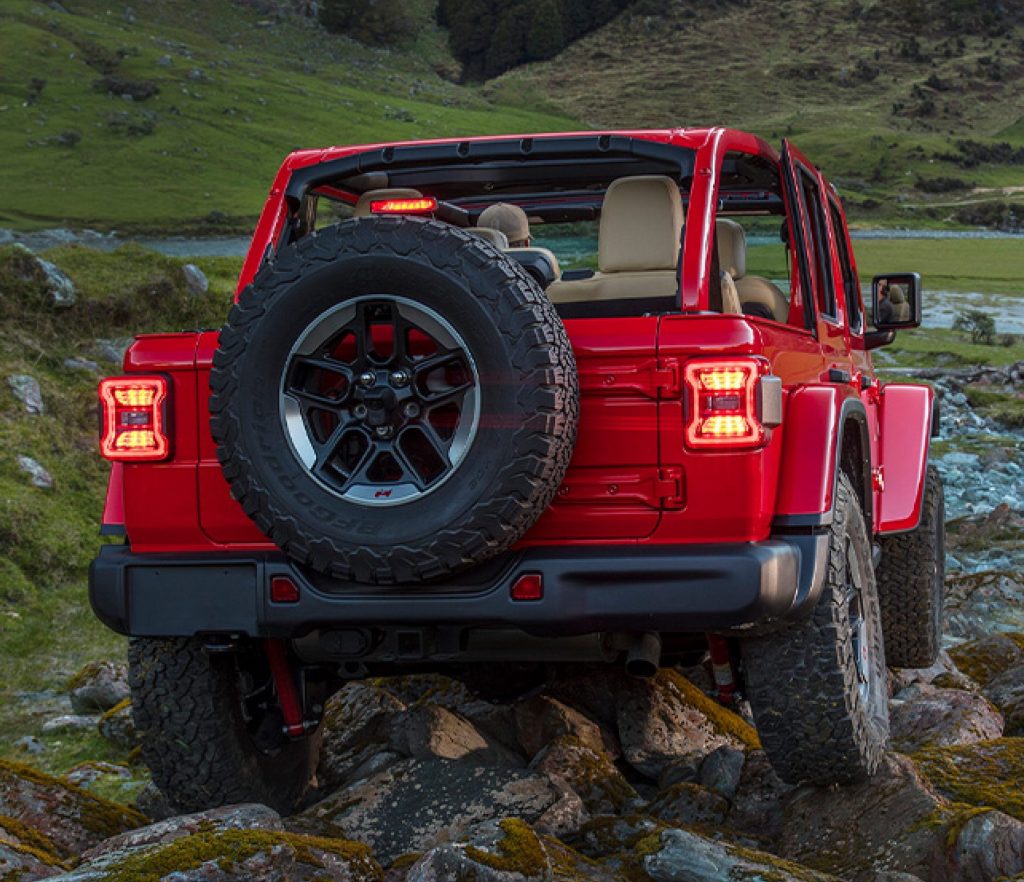 Does the Jeep Wrangler Have Apple CarPlay?