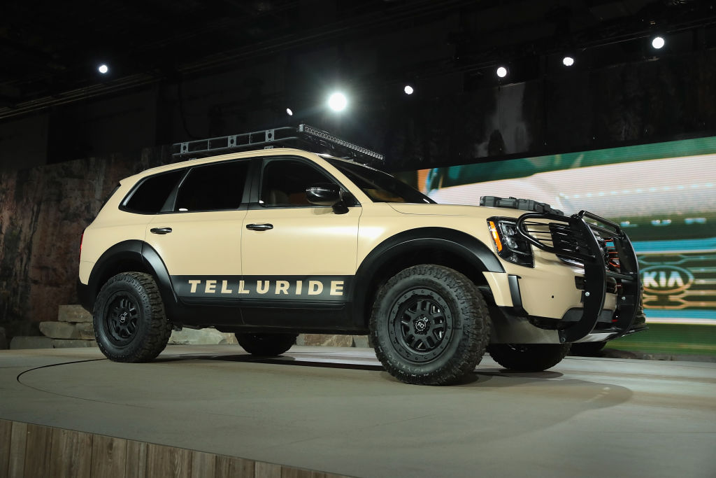 The Jeep Wrangler Can’t Keep Up With the Kia Telluride