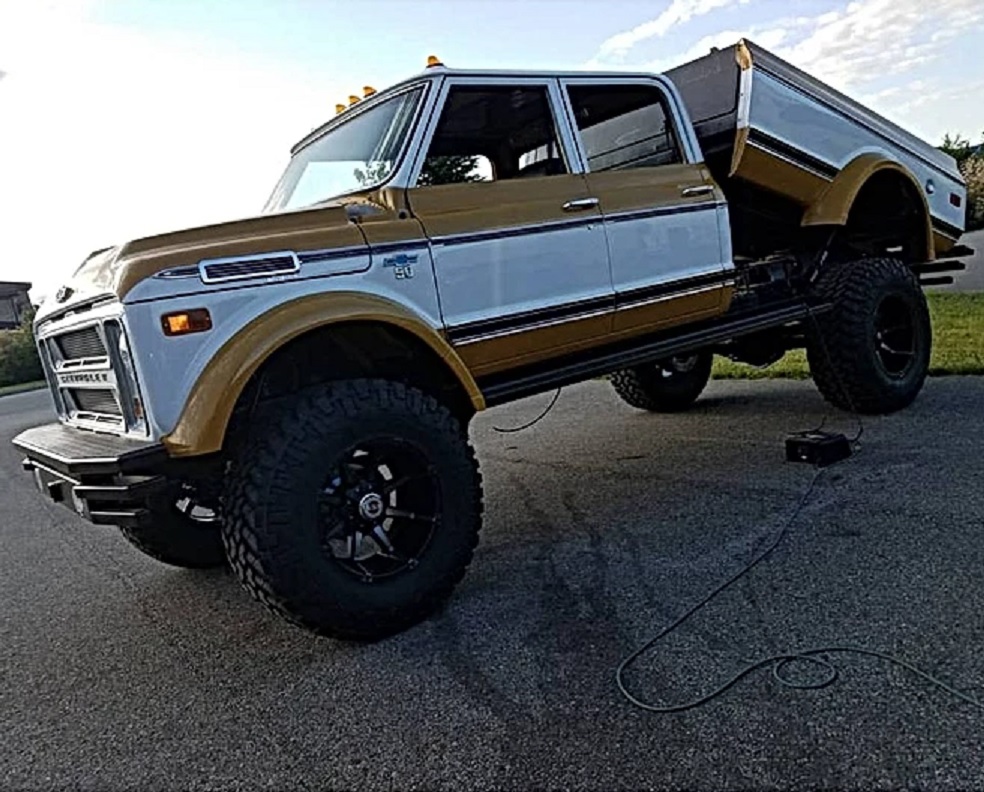 Rtech Fabrications Duke 1972 Chevy C50 tilting bed