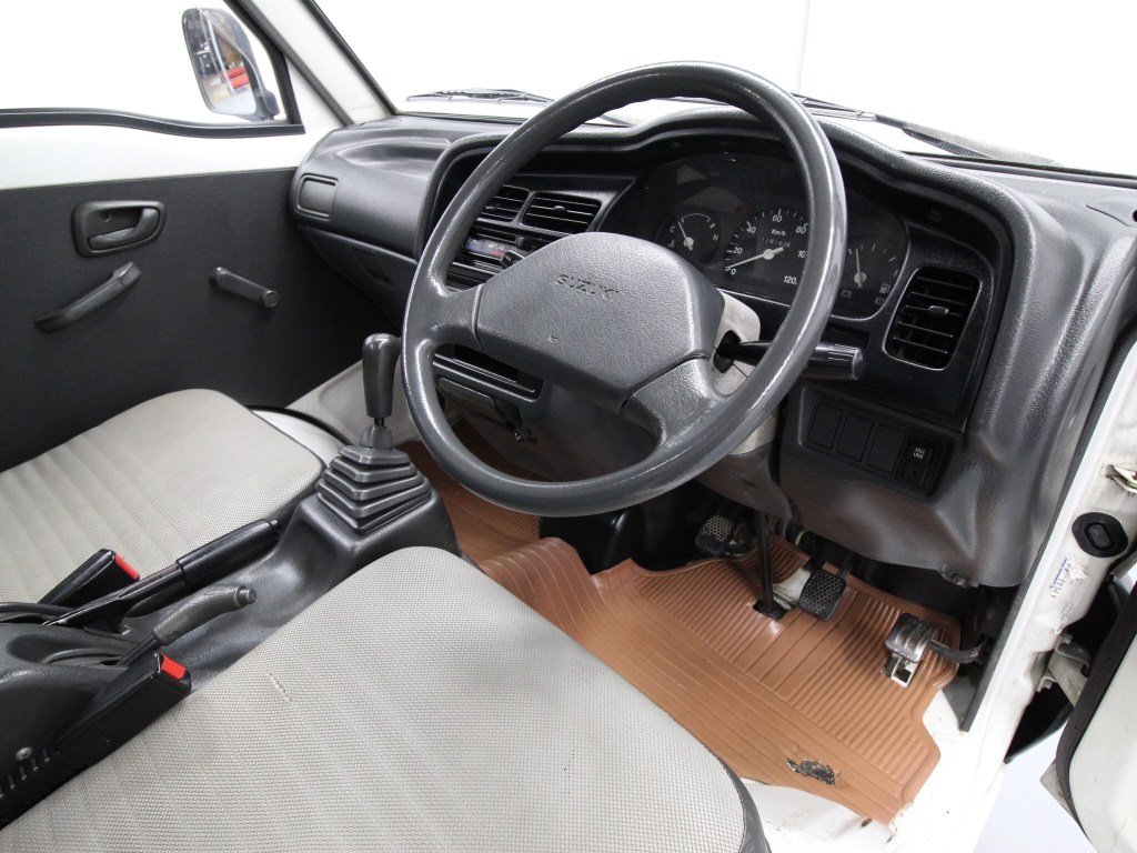 1994 Suzuki Carry 4WD kei truck interior