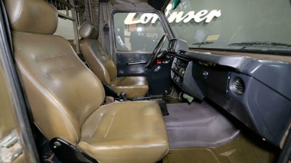 1995 Mercedes G 230 Swiss military G-Wagon interior side