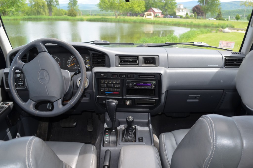 1995 Toyota Land Cruiser US-market 80-Series interior