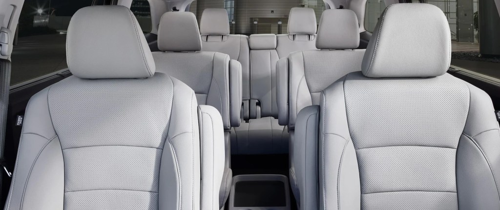 2020 Honda Pilot Elite interior layout