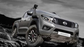 2020 Nissan Navara Off-Roader AT32 | Nissan-0
