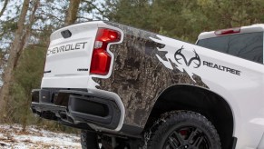 2021 Chevrolet Silverado Realtree edition bed