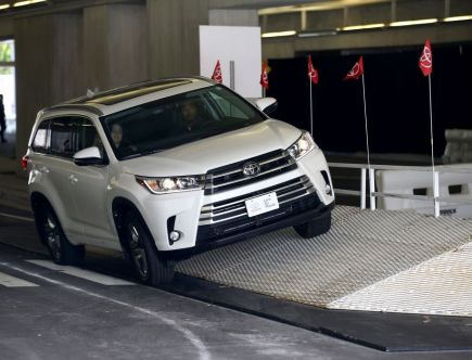 Why the Toyota Highlander Is a Best Selling Mid-Size SUV