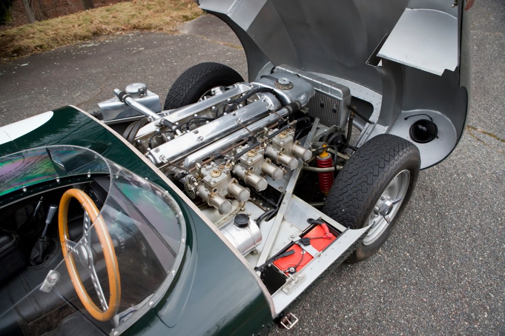 1965 Jaguar D-Type Tempero replica engine