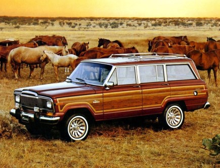 Oops, the Jeep Wagoneer Already got Stuck in Mud
