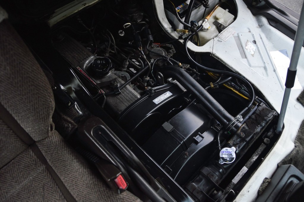 1992 Mitsubishi Delica turbodiesel engine