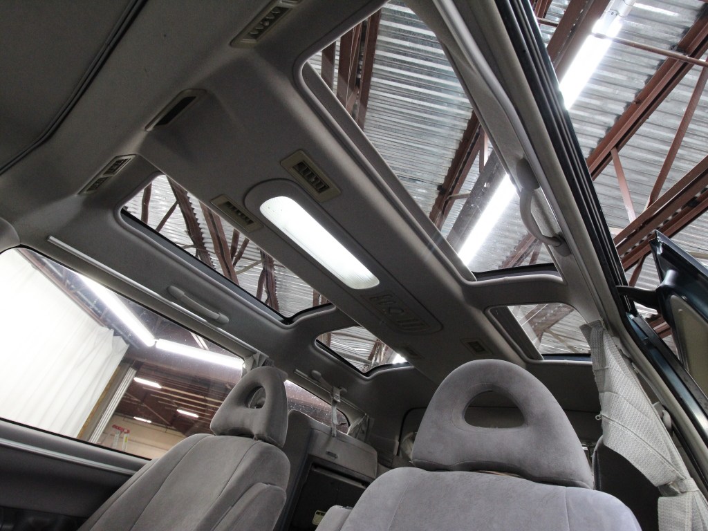 1994 Mitsubishi Delica Space Gear interior roof