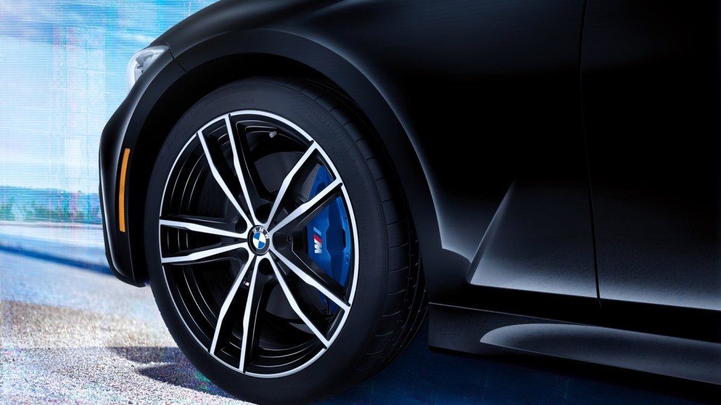 2019 BMW 3-Series M Sport brakes and wheels