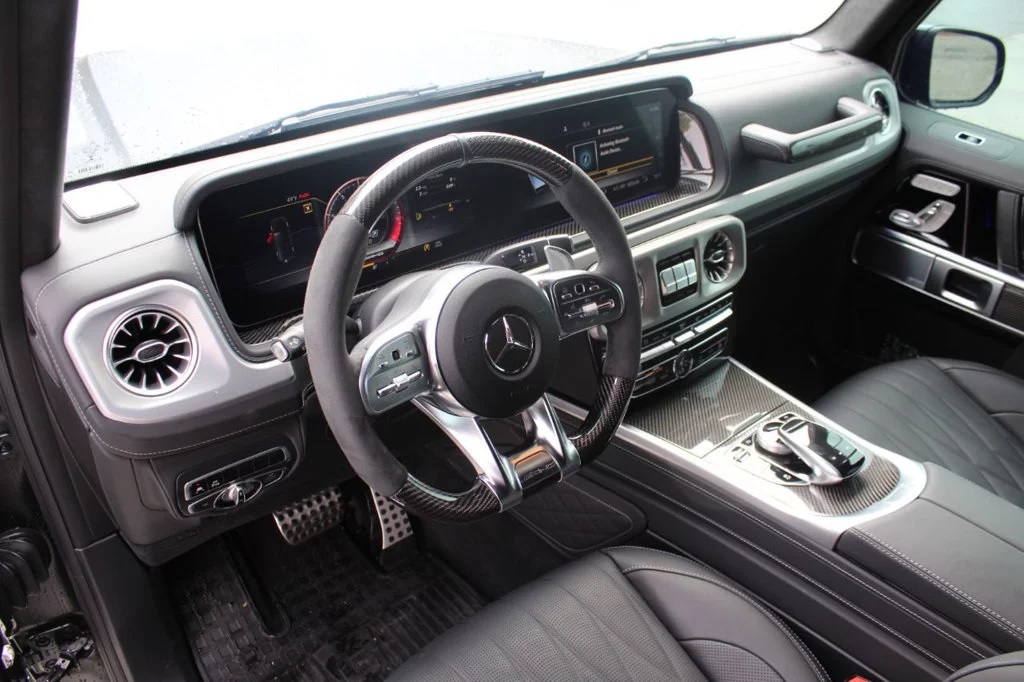 2020 Mercedes-Benz G63 AMG center console