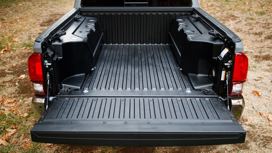 pickup truck bed with composite liner