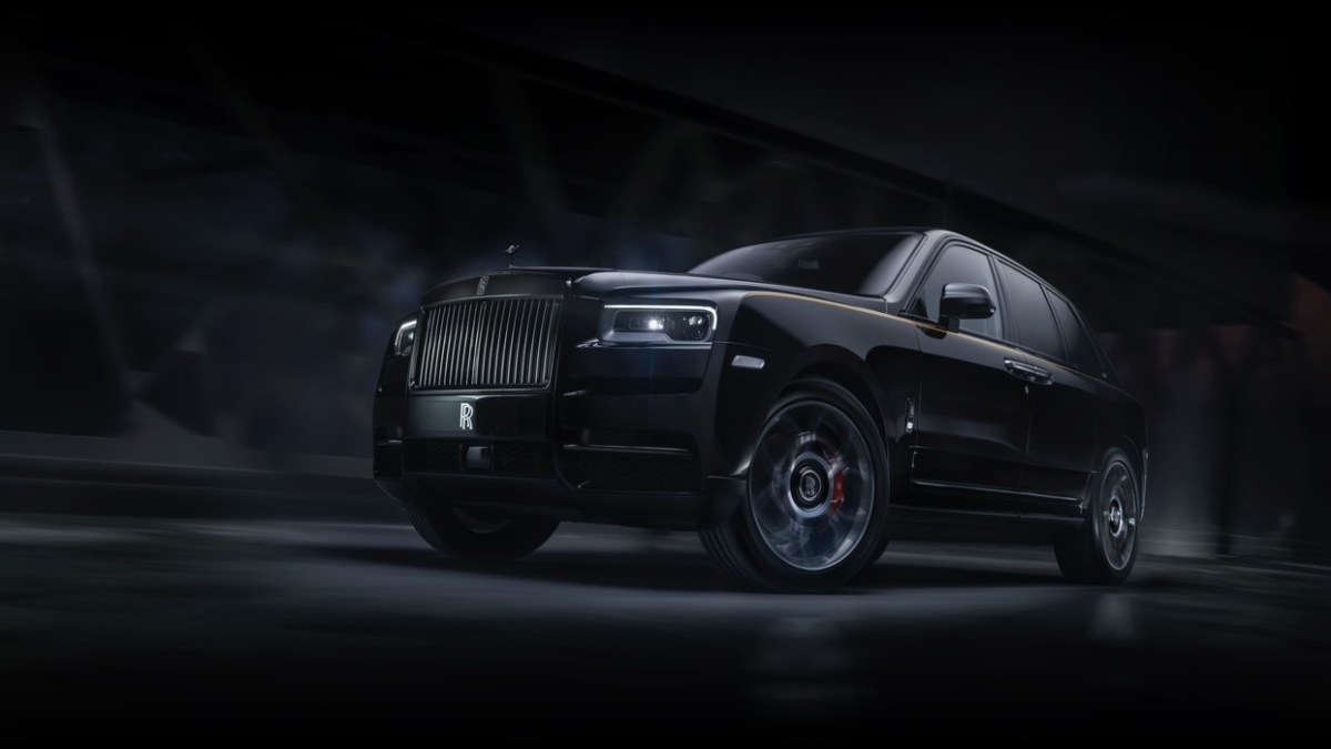 Rolls-Royce reveals Cullinan SUV at a price of $325,000