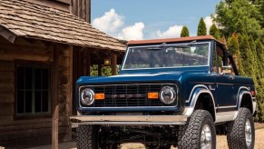 Roush-tuned Gateway Broncos Ford Bronco restomod