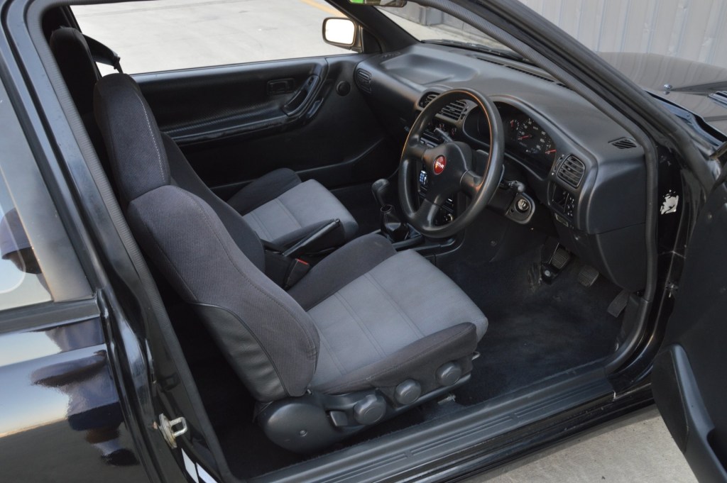 1990 Nissan Pulsar GTi-R interior