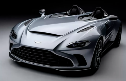 Aston Martin 2021 V12 Speedster-No Top, No Screen, No Prob