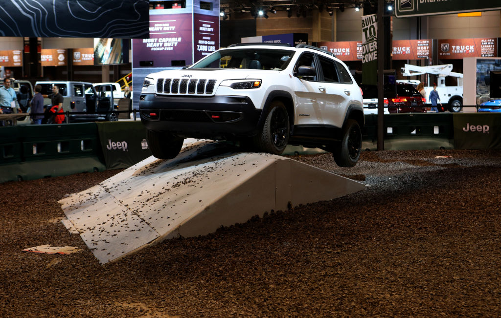 2019 Jeep Cherokee off-roading at autoshow