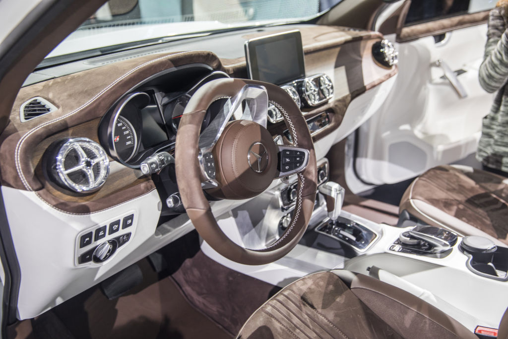 Mercedes X-Class interior 