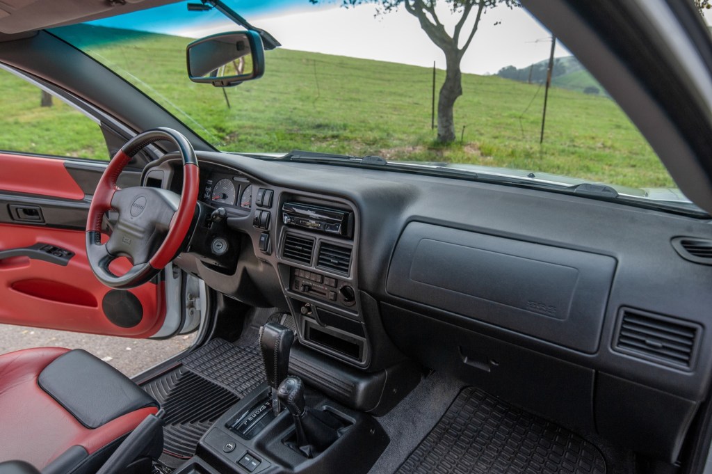 2000 Isuzu Vehicross Ironman Edition interior